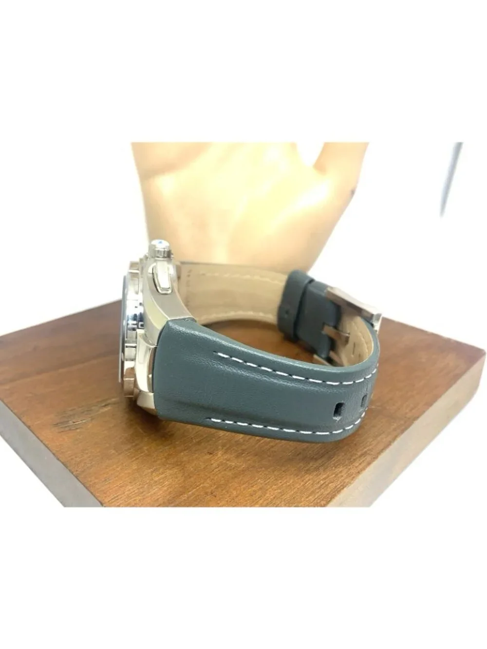 Technomarine Women's Watch TM-215036 Manta Ray Quartz Gray Leather Strap 40mm